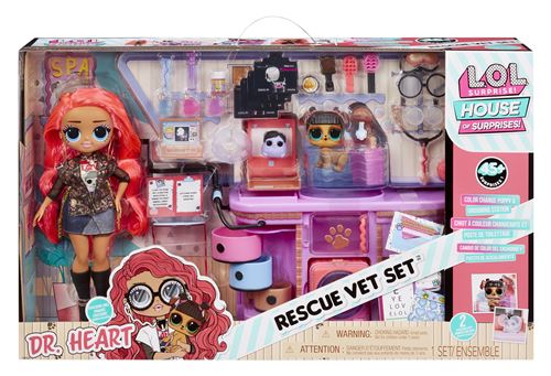 OMG I AM - Rescue Vet Set™ Cabinet de vétérinaire - Poupée + 2 animaux et accessoires - Dès 4 ans.