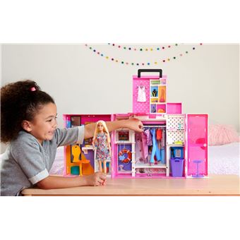 Poupée Barbie et son méga dressing