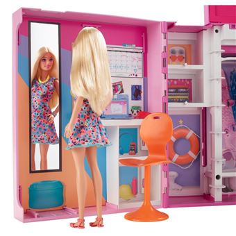 Poupée Barbie et son méga dressing