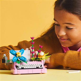 La machine a ecrire avec des fleurs