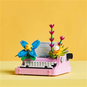 La machine a ecrire avec des fleurs