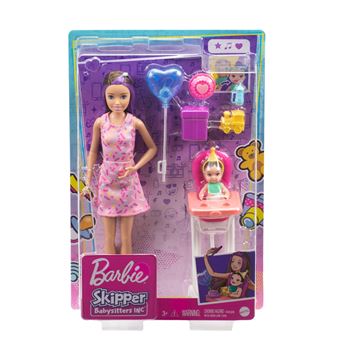 Barbie Famille Poupée Skipper Baby-sitter Aux Cheveux Blonds, Avec Jupe Et 5 Accessoires Dont Telephone Et Biberon 887961691146 Barbie Famille Poupée Skipper Baby-sitter Aux Cheveux Blonds, Avec Jupe Et 5 Accessoires Dont Telephone Et Biberon 887961691146