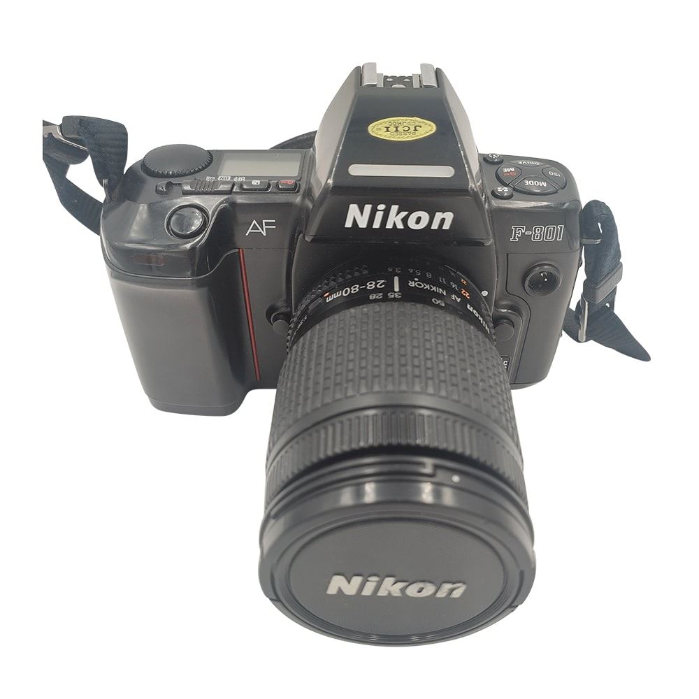 Appareil photo reflex argentique Nikon F-601 + AF 28-80mm f3.5-5.6 D Nikkor Noir Reconditionné