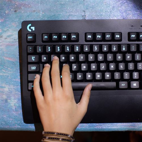 Logitech G213 Prodigy, Clavier Gaming, Eclairage RVB LIGHTSYNC Resistant Aux Eclaboussures Personnalisable