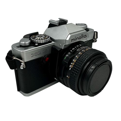 MINOLTA MD ROKKOR, objectif 50mm f1,7, avec bouchons, pare-soleil et