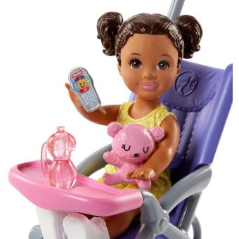 Coffret Barbie Babysitters avec une poupée Skipper, une poupée