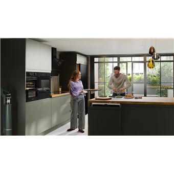 Micro-ondes compact grande capacite et ultra design-NQ5B6753CAK