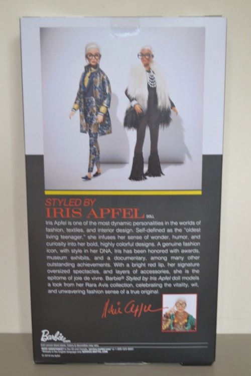 Barbie Styled By IRIS APFEL Designer veste fourrure 2018 Mattel FWJ27 boite NRFB