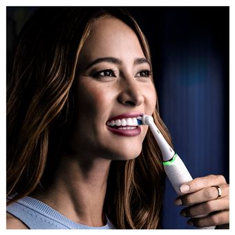 Oral-B IO 10 Brosse À Dents Électrique Blanche Connectee Bluetooth + Pochette