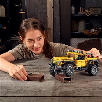 LEGO® Technic™ 42122 Jeep® Wrangler