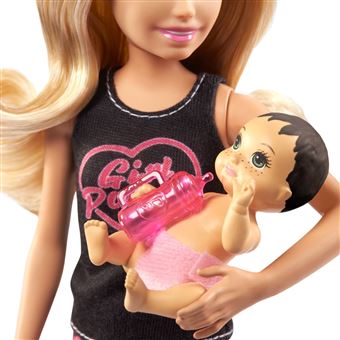 Poupée Amie de Skipper Barbie Blonde Bébé et 4 accessoires