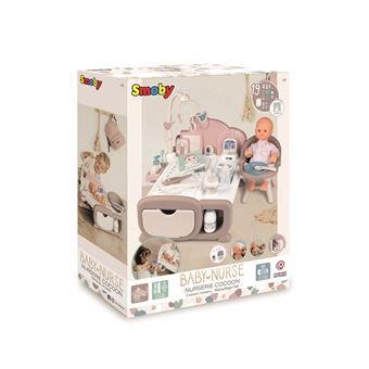 Espace soin, nuit et repas. Nombreux accessoires inclus : camera factice, baby phone electronique avec berceuses, thermometre, ... Pour poupon jusqu''a 42cm. Poupon non inclus.