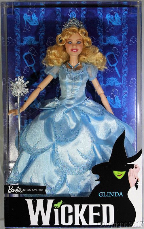 Universal Pictures Wicked Poupée Glinda Chantante Avec Habillages Et Accessoires Hym41 Fr Ca