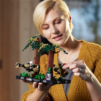 LEGO® Star Wars 75353 Diorama de la course-poursuite en speeder sur Endor