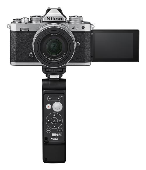 Appareil photo hybride Vlogger Kit Nikon Z FC + Z DX 16-50mm f/3.5-6.3 Vintage Silver + micro Sennheiser MKE 200 + Smallrig tripod grip + télécommande Nikon ML-L7