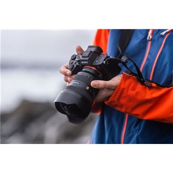 Sony Alpha 7RV  Appareil photo hybride plein format a objectif interchangeable (61 MP, mise au point automatique en temps reel, 10 images/s, 8K, 4K 60p)