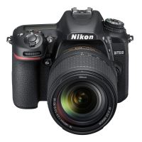 Appareil photo reflex Nikon D7500 noir + AF-S DX 18-140mm f/3.5-5.6 G ED VR