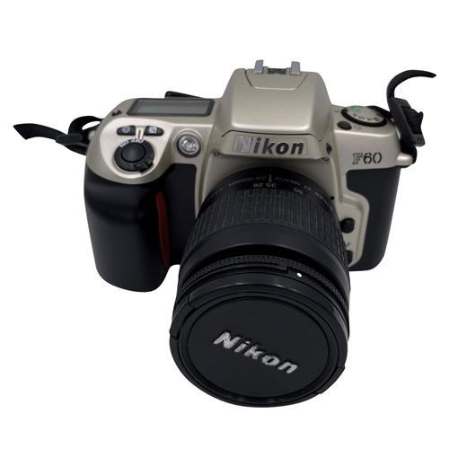 Nikon F60 28-80mm f3.3-5.6 AF Nikkor Filmkamera, Silber und
