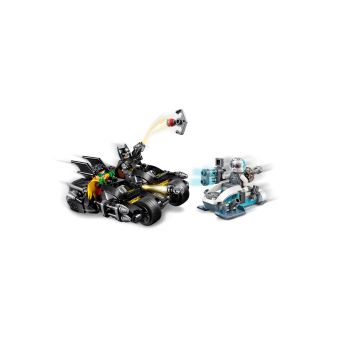 LEGO® DC Comics Super Heroes 76118 Mr. Freeze™ contre le Batcycle