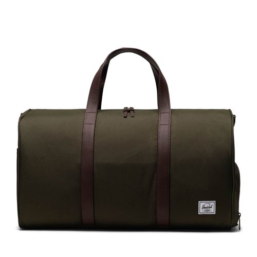 Resistant a tout les voyages et intelligemment organise, c''est le sac de voyage ultime, construit avec notre compartiment a chaussures signature pour la paire de rechange.