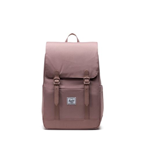 Petit sac a dos, grande personnalite. Cree pour les vies bien remplies, le Retreat Small d''inspiration alpine transporte vos outils et votre technologie et est fabrique avec des tissus EcoSystem 100 % recycles.