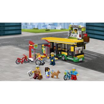 Soldes LEGO City - La gare routière (60154) 2024 au meilleur prix sur
