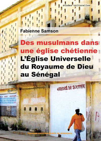 Des musulmans dans une eglise chretienne l'eglise universel.