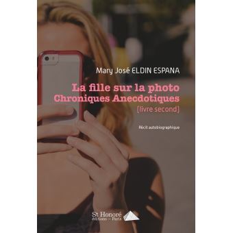 La fille sur la photo