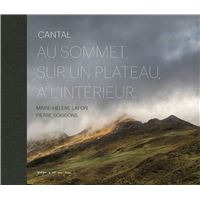 Cantal, au sommet, sur un plateau, à l'intérieur