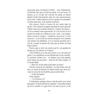 La fille qui voyage au-delà des mers