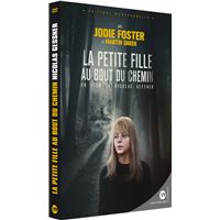 Petite fille au bout du chemin