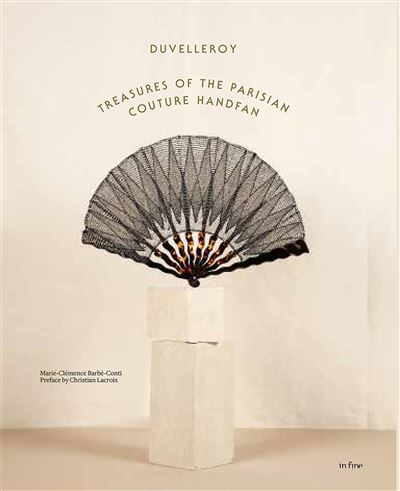 Duvelleroy treasures of the parisian couture fan
