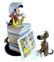 Figurine de collection Lucky Luke et Rantanplan pile d'albums