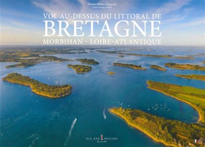 Vol au-dessus du littoral de Bretagne