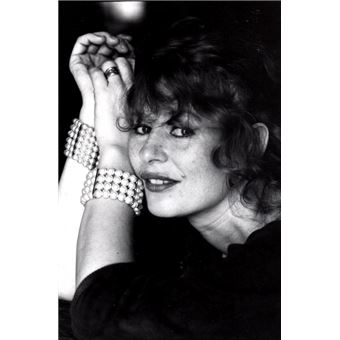 Le mystere du petit manteau bleu