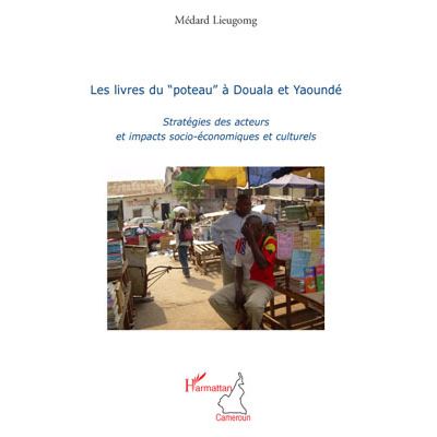 Les livres du poteau à Douala et Yaoundé