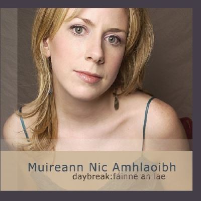 Daybreak fainne an lae