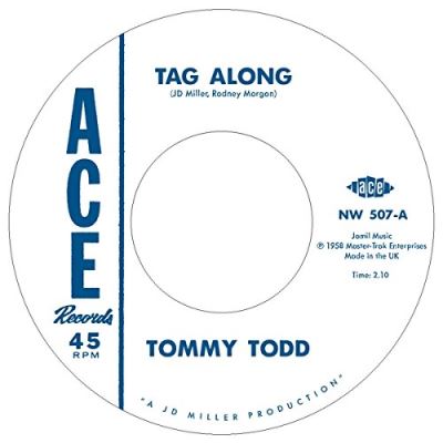 Tag along - She's coming back again