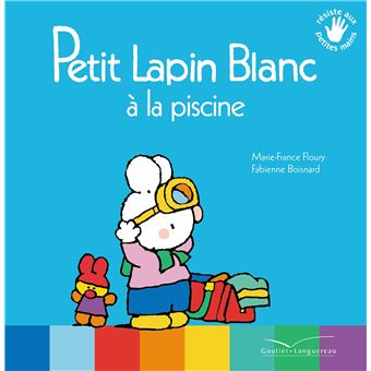 Petit Lapin Blanc à la piscine