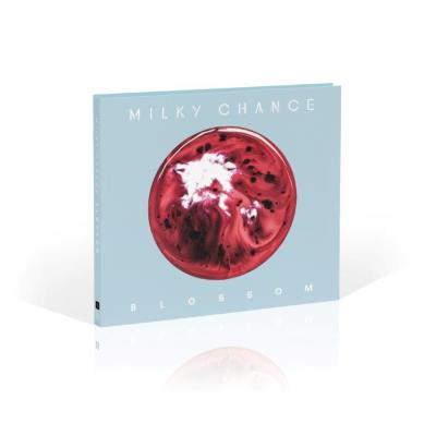 Blossom Coffret Edition Deluxe limitée Inclus un livret de 20 pages, des polaroids et une harmonica customisé Milky Chance,