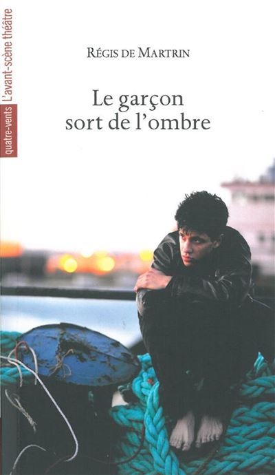 Le Garcon Sort de l'Ombre - Regis De Martrin - broché