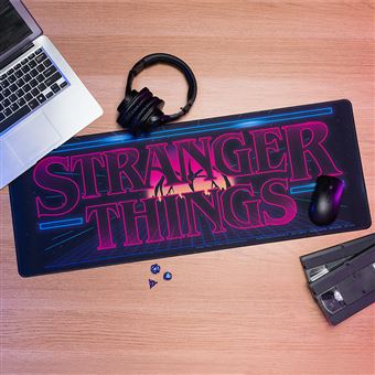 STRANGER THINGS - TAPIS DE BUREAU SOUS-MAIN LOGO ARCADE