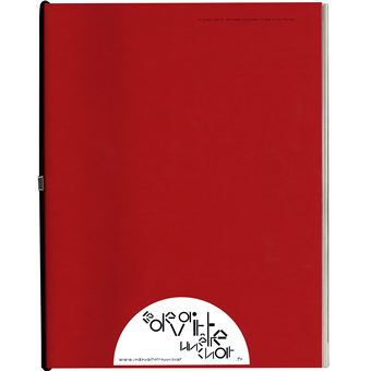 Le soleil couché, des nuages masquaient la lune et les étoiles