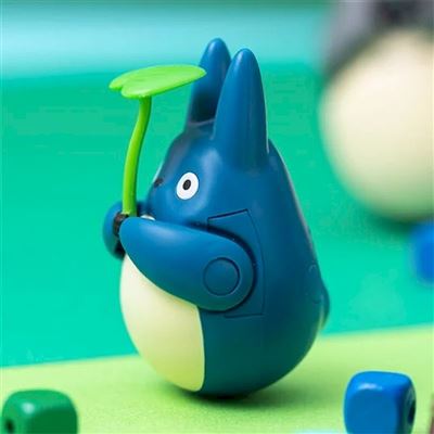 Figurine Mon voisin Totoro Ghibli Culbuto Totoro Bleu avec feuille