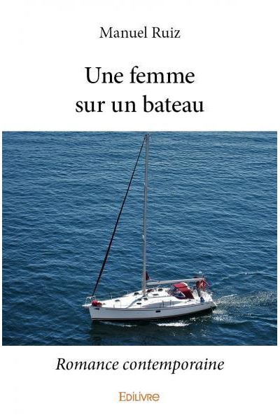 Une femme sur un bateau