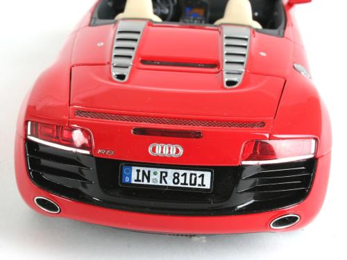 Maquette-Audi-R8-Spyder-Revell