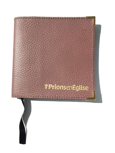 Couverture cuir marron Prions Format Poche
