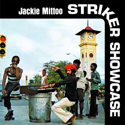 Striker Showcase Inclus un livret de 16 pages