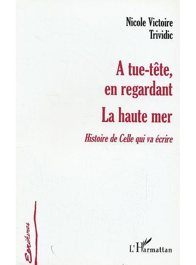 A tue-tête en regardant la haute mère