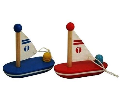 Bateau à Voile en Bois